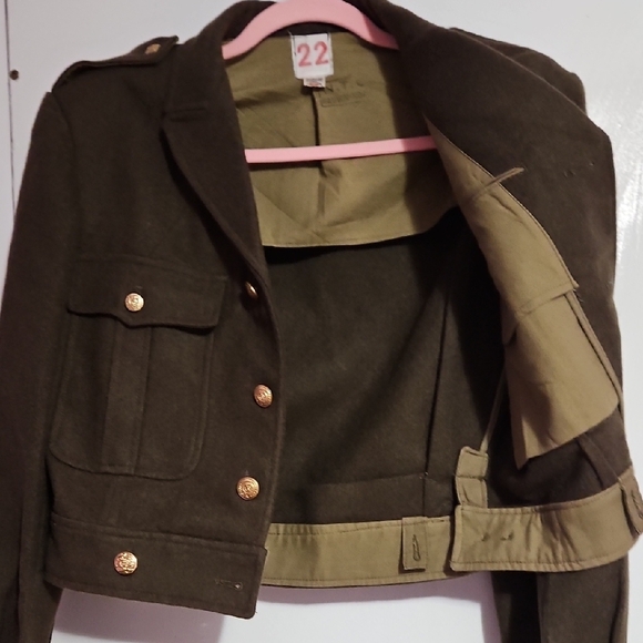 Men's Military Style Jacket - Olive Green  This is a vintage French Army wool - Picture 9 of 9